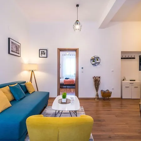 Apartment Center *